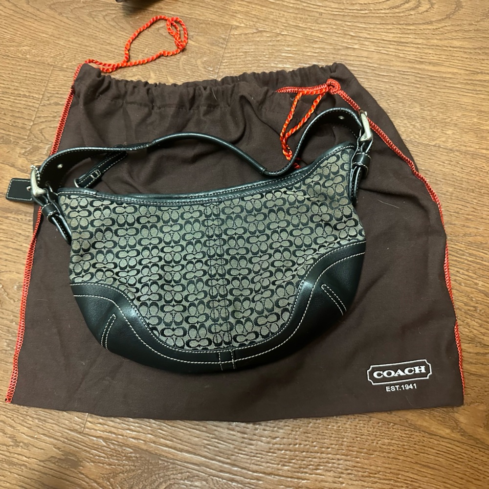 Black coach logo hobo